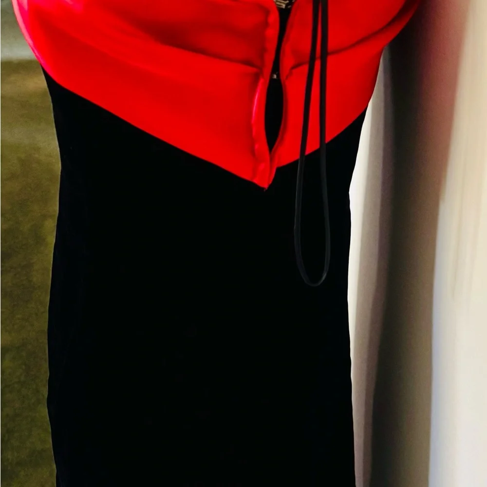 Vintage Jessica Howard Sz 6 One Shoulder Red Satin Bow and Black Velvet Dress - Picture 7 of 16